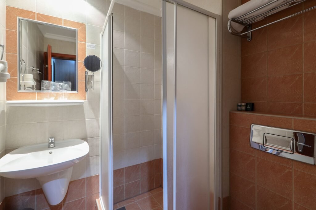 comfort room 4